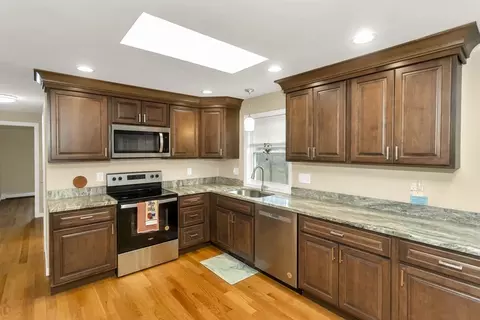 401 Grayson, Springfield, MA 01119 photo 10