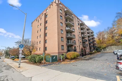 500 Salem St #304, Medford, MA 02155