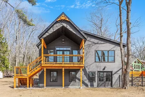 16 2nd St, Winchendon, MA 01475