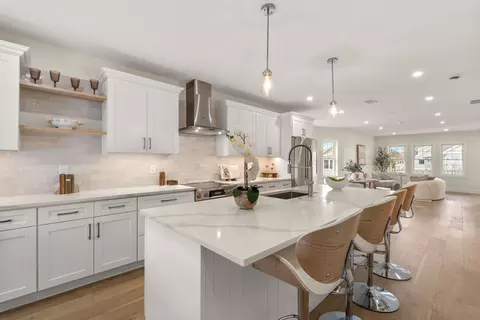 25 Francis St #2, Watertown, MA 02472