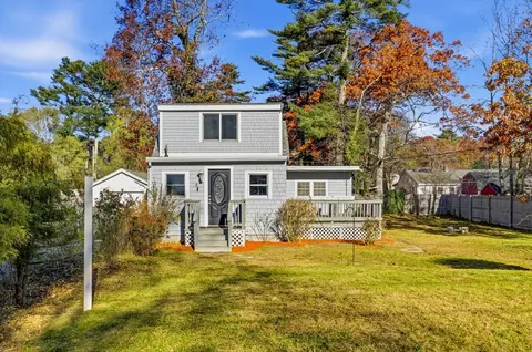 8 Pinehurst Ave, Pembroke, MA 02359