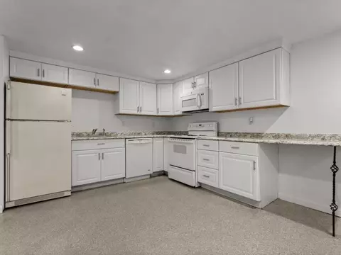 11 Benson St, Worcester, MA 01604 photo 28