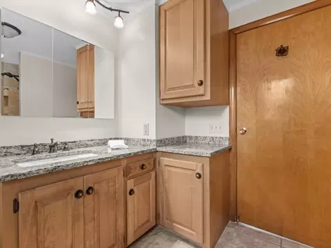 11 Benson St, Worcester, MA 01604 photo 25