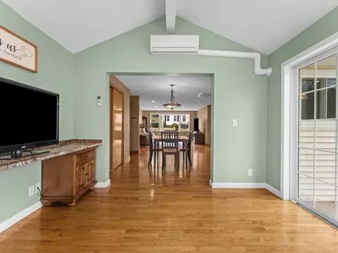 11 Benson St, Worcester, MA 01604 photo 17