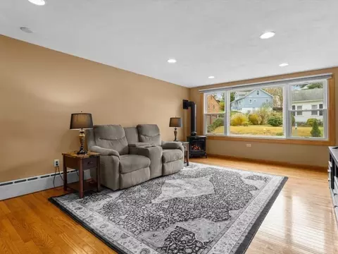 11 Benson St, Worcester, MA 01604 photo 10