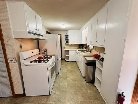 41 Kerry Dr, Springfield, MA 01118 photo 7