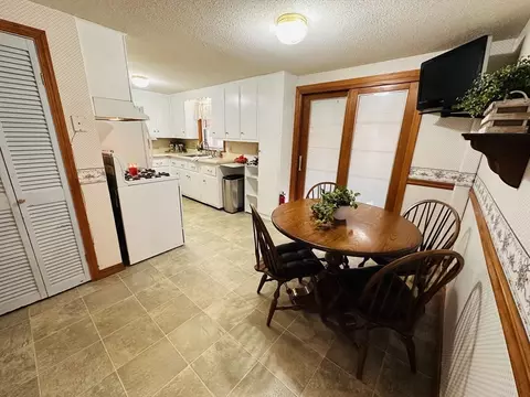 41 Kerry Dr, Springfield, MA 01118 photo 8