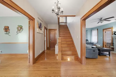 Entry Way - 572 Springfield St, Chicopee, MA 01013 photo 2 of 4