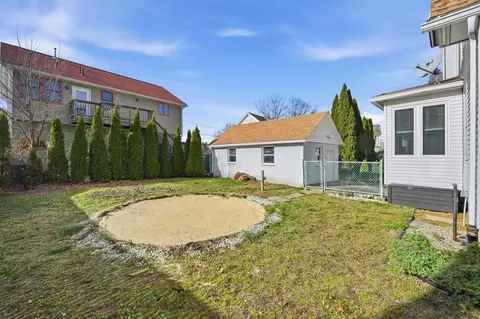 Exterior - 572 Springfield St, Chicopee, MA 01013 photo 4 of 4