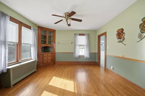 Living - 572 Springfield St, Chicopee, MA 01013 photo 2 of 3