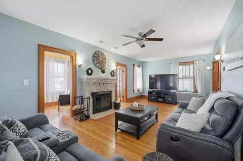 Living - 572 Springfield St, Chicopee, MA 01013 photo 1 of 3