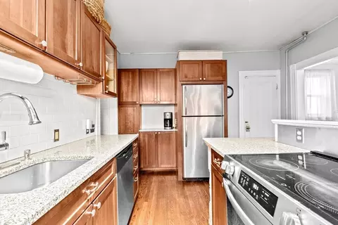14-16 Cottage Pl #14, Newton, MA 02465
