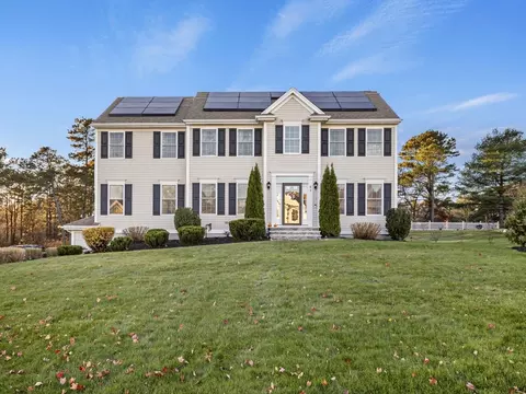 63 Pioneer Trl, Plymouth, MA 02360