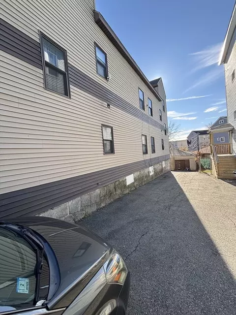 58 Granite St, Worcester, MA 01604 photo 3