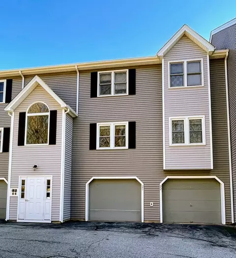 124 Tennis Plz #22, Dracut, MA 01826