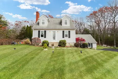 75 Lake St, Uxbridge, MA 01569