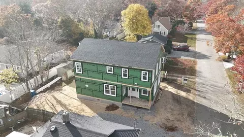 65 Cypress St, Teaticket, MA 02536