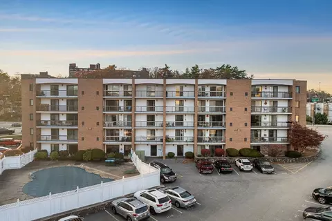 40 Main St #505, Stoneham, MA 02180