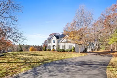 25 Glen Rd, Hopkinton, MA 01748
