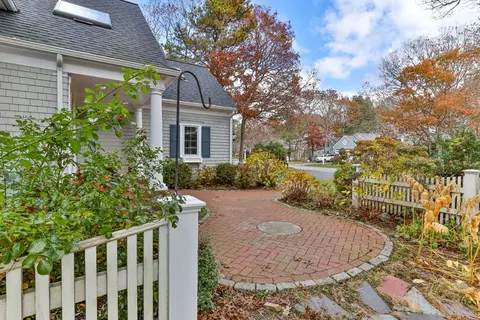 25 Daybreak Ln, Hyannis, MA 02601 photo 32