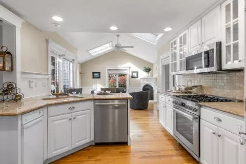 25 Daybreak Ln, Hyannis, MA 02601 photo 8