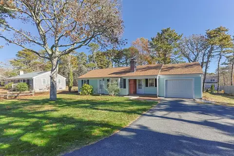 21 Princes St, Harwich, MA 02645