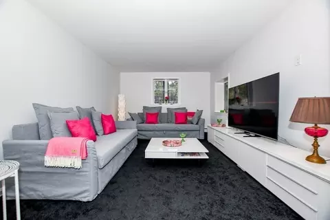 Living - 44 Register Rd, Marion, MA 02738 photo 2 of 4