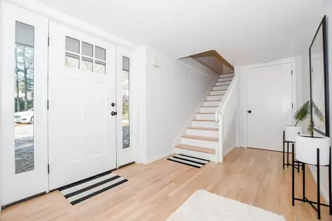 Entry Way - 44 Register Rd, Marion, MA 02738 photo 2 of 3