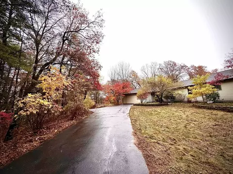 84 Davison Dr, Lincoln, MA 01773