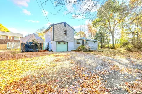 Exterior - 40 3rd Ave, Halifax, MA 02338 photo 3 of 6
