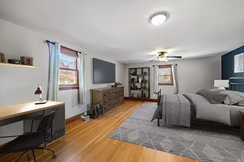Bedroom - 40 3rd Ave, Halifax, MA 02338 photo 1 of 4