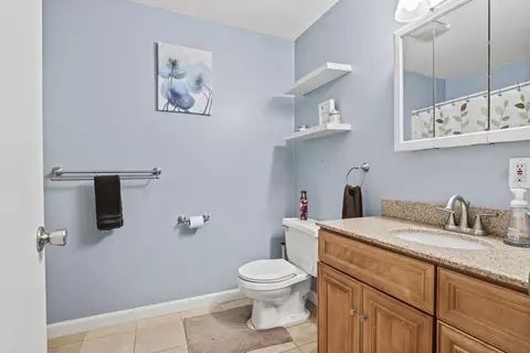 38 Dunham Rd #201, Beverly, MA 01915 photo 16