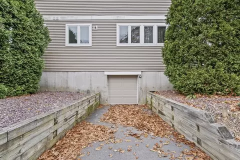 38 Dunham Rd #201, Beverly, MA 01915 photo 24
