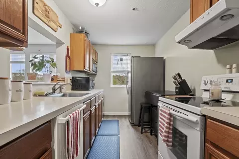 38 Dunham Rd #201, Beverly, MA 01915 photo 8
