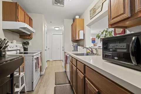 38 Dunham Rd #201, Beverly, MA 01915 photo 9