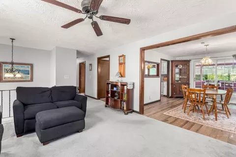 215 Chestnut St, Uxbridge, MA 01569 photo 8