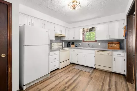 215 Chestnut St, Uxbridge, MA 01569 photo 12