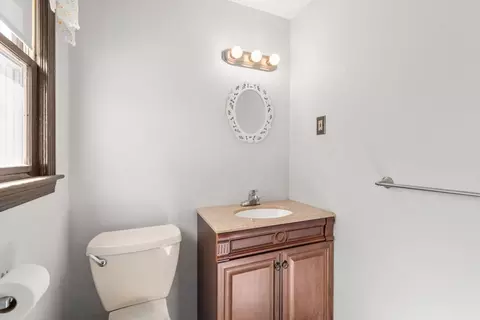 215 Chestnut St, Uxbridge, MA 01569 photo 17
