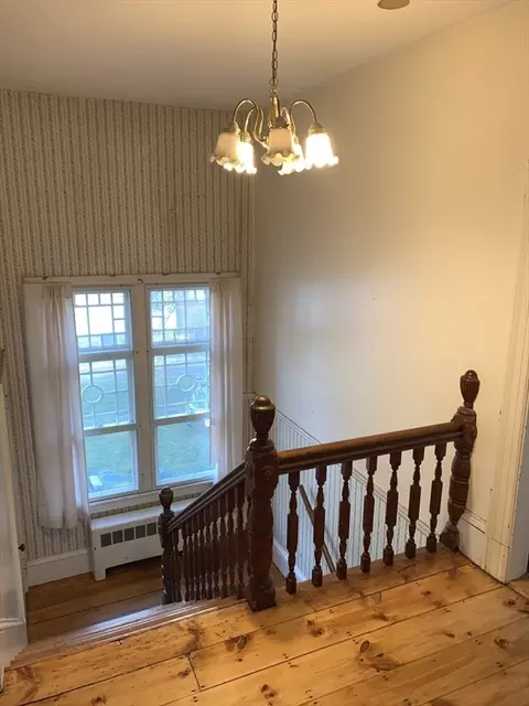 Entry Way - 72 Green St, Athol, MA 01331 photo 5 of 7