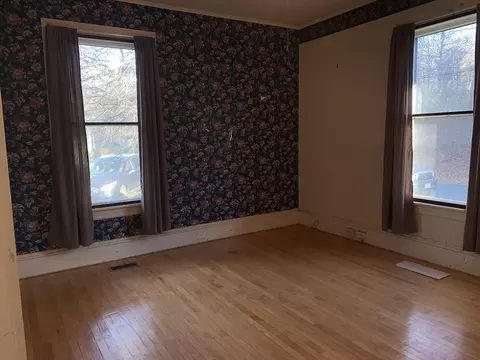 Bedroom - 72 Green St, Athol, MA 01331 photo 3 of 3