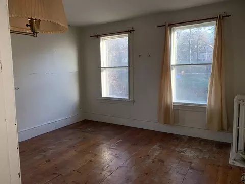 Bedroom - 72 Green St, Athol, MA 01331 photo 2 of 3