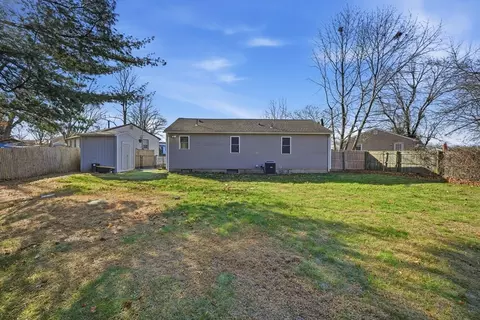 30 Lively Ln, Springfield, MA 01109 photo 31
