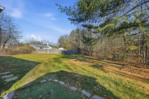 30 Lively Ln, Springfield, MA 01109 photo 26