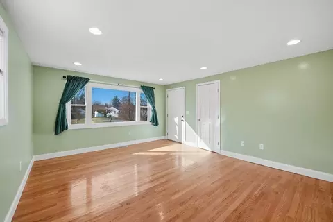 30 Lively Ln, Springfield, MA 01109 photo 10