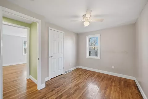 30 Lively Ln, Springfield, MA 01109 photo 21