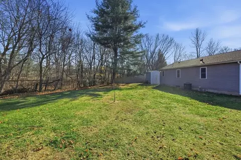 30 Lively Ln, Springfield, MA 01109 photo 29