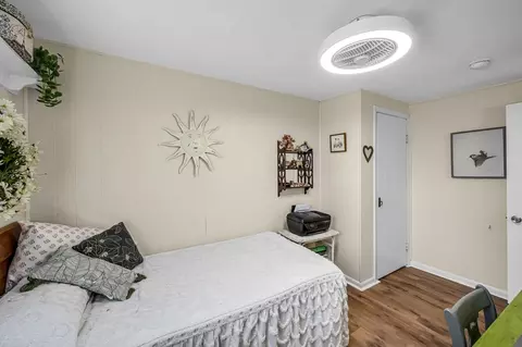 98 Pine Grove St, Springfield, MA 01119 photo 24