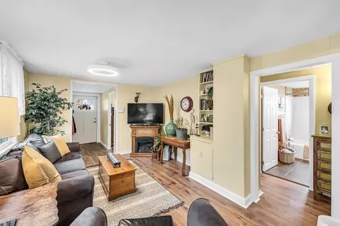 98 Pine Grove St, Springfield, MA 01119 photo 15