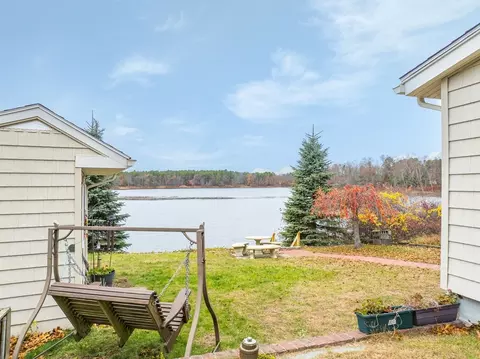 98 Pine Grove St, Springfield, MA 01119 photo 4