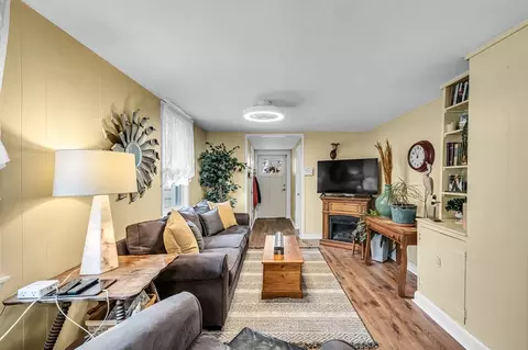 98 Pine Grove St, Springfield, MA 01119 photo 14